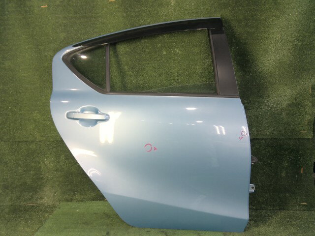 【中古】中古部品 アクア NHP10 右リ�