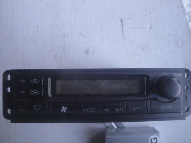 【中古】中古部品 エルグランド APWE50 A/Cスイッチパネル 【3100430000-260310000160900】