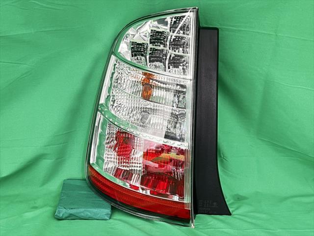 Marker - 【中古】中古部品 プリウス NHW20 左テールランプ 【3330240100-002026526715600】