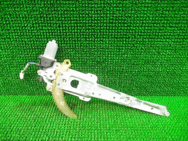 【中古】中古部品 ヴィヴィオ KK3 右フロントドアレギュレータ・モーター 【3330210100-000038055813120】