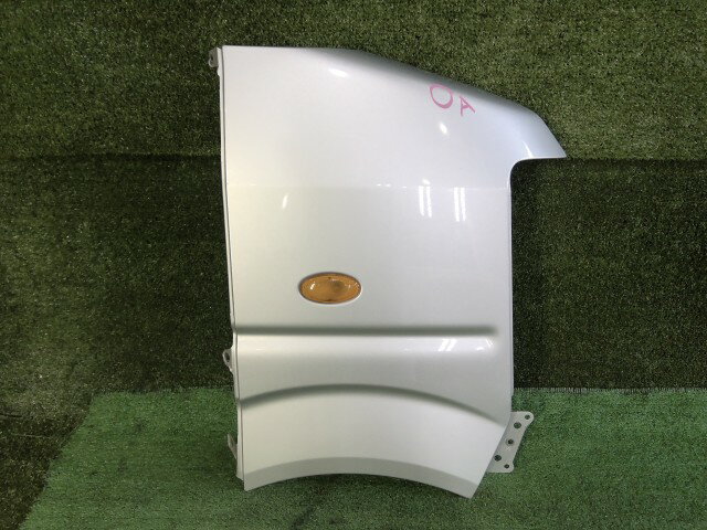【中古】中古部品 エブリィ DA64V 右フロントフェンダー 【3260070000-260304000310600】
