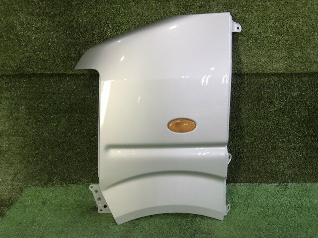 【中古】中古部品 エブリィ DA64V 左フロントフェンダー 【3260070000-260304000310700】