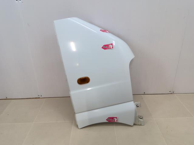 【中古】中古部品 スクラム DG62T 右フロントフェンダー 【3310550000-260313000510600】