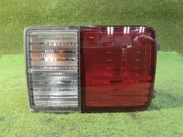 【中古】中古部品 NV100クリッパー DR17V 右テールランプ 【3260070000-260323000215500】