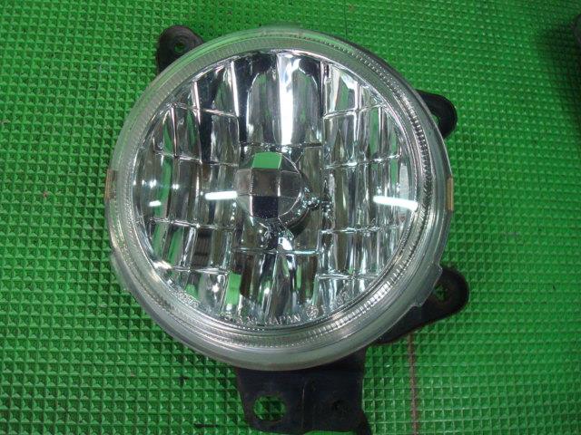 【中古】中古部品 ムーヴ L900S 左フォグランプ 【3340220100-001217764610950】