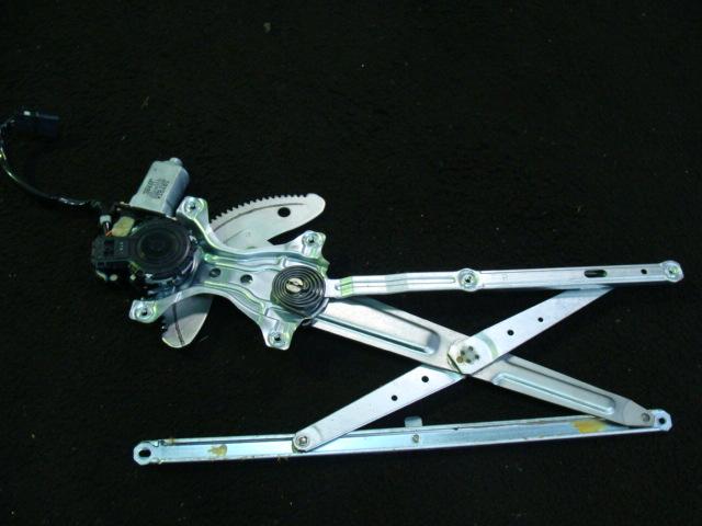 【中古】中古部品 ナディア SXN10 右フロントドアレギュレータ・モーター 【3340220100-00088183591312..