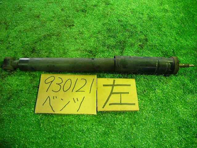 メーカー メルセデスベンツ 車名 ベンツ Eクラス 型式類別 08957-0011 グレード 4300 E430 認定型式 E-210070 車両タイプ 4ドアセダン 年式 H9/12 シフト 駆動 通称型式 エンジン型式 1134 ミッション型式 アクスル型式 車体色 紺 車体色No トリム色No 走行距離(Km) 240,000 メーカー純正品番 部品メーカー品番 保証 1ヶ月/1000km 付加情報 ★走行Km【240,000】; 210 323 28 00 A* 商品情報 ※純正番号およびモデル番号は参考としてください。※リビルト部品を購入される際のお願い【再生部品】と表示されているものをリビルト部品と呼んでいます。リビルト部品の場合には、交換時に取り外した部品をご返却していただく場合があります。詳しくはこちら※大物商品(ドア・ボンネット・バンパー等)は個人宅への配送ができない場合がございます。その場合、最寄りの配送業者支店止め等の対応となりますので、あらかじめご了承ください。 ページ上部へ【中古】中古部品 ベンツ Eクラス 210070 左フロントショックアブソーバー 【3310220100-000633461350600】