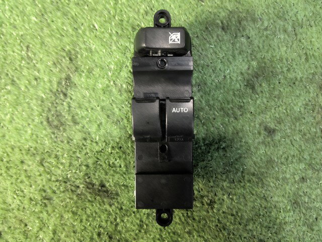 【中古】中古部品 スクラム DG17V パワーウインドウスイッチ 【3260070000-260326000261900】