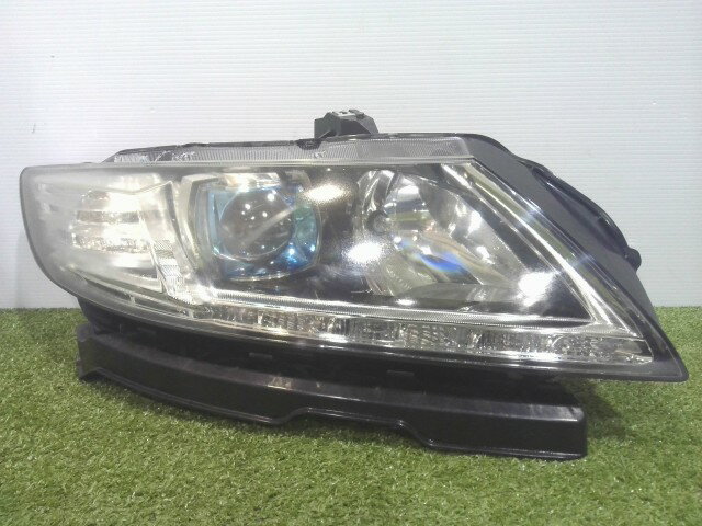 【中古】中古部品 CR−Z ZF1 右ヘッドランプ 【3310090100-202603100710800】