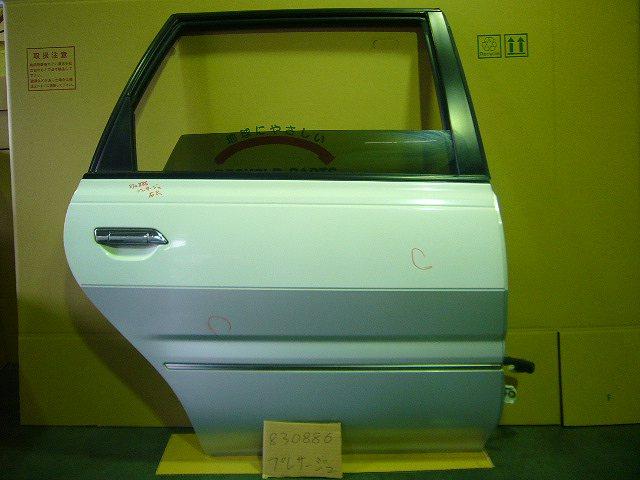【中古】中古部品 プレサージュ U30 右リアドア 【3310220100-000572177013300】