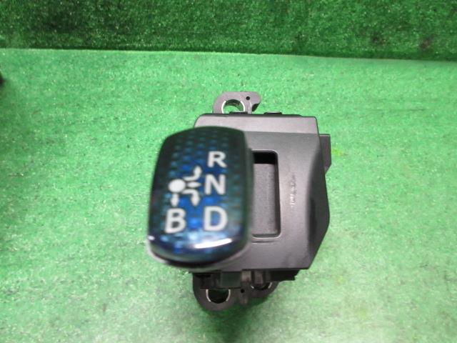 【中古】中古部品 SAI AZK10 ステアリングコラム 【3330980100-000026013047140】