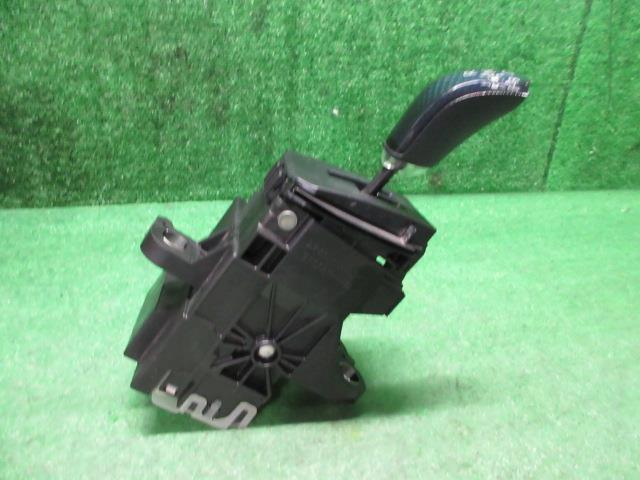 【中古】中古部品 SAI AZK10 ステアリングコラム 【3330980100-000026013047140】