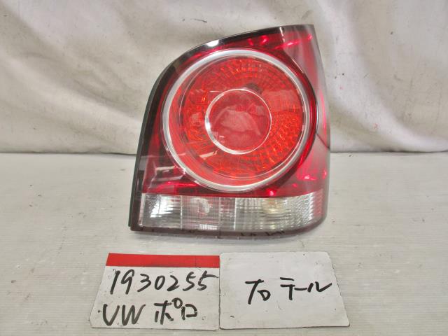 【中古】中古部品 VW ポロ 9NBKY 右テールランプ 【3310220100-001528778315500】