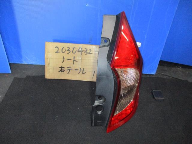 【中古】中古部品 ノート E12 右テールランプ 【3310220100-001632008915500】
