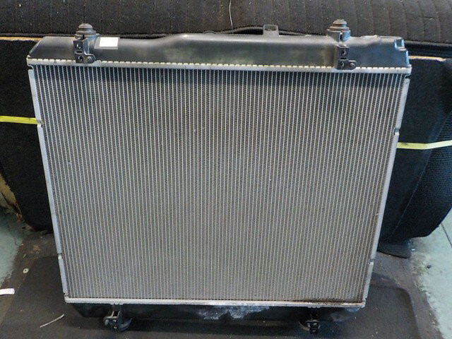 【中古】中古部品 レジアスエース TRH216K ラジエータ 【3260200000-260402000420400】