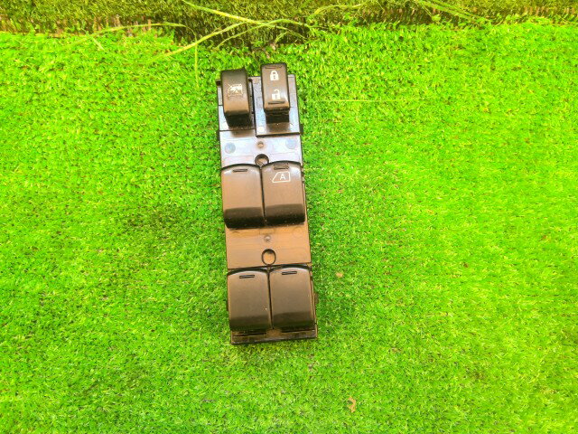 【中古】中古部品 ノート E12 パワーウインドウスイッチ 【3260240000-260408000161900】