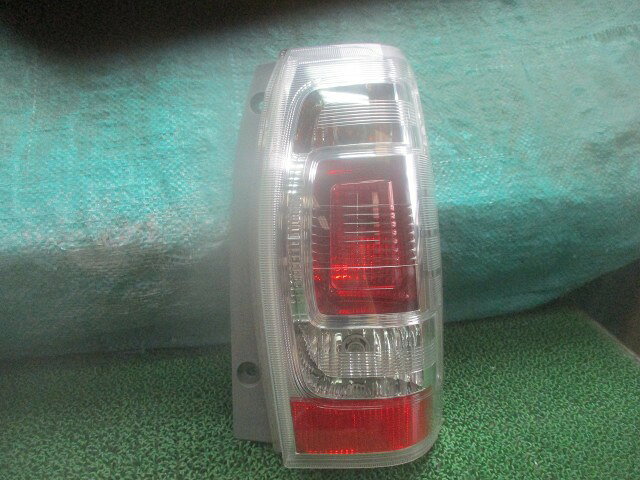 【中古】中古部品 タントエグゼ L455S 右テールランプ 【3500080000-260319000615500】