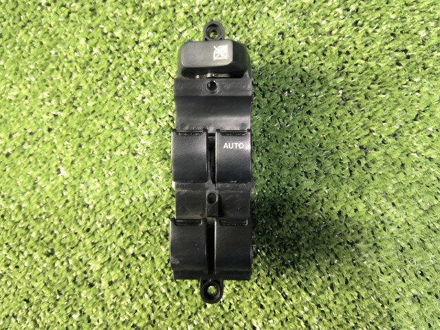 【中古】中古部品 ハスラー MR31S パワーウインドウスイッチ 【3260070000-260408000561900】