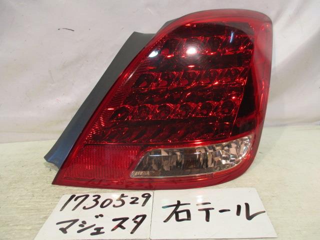 【中古】中古部品 クラウンマジェスタ UZS186 右テールランプ 【3310220100-001390009615500】