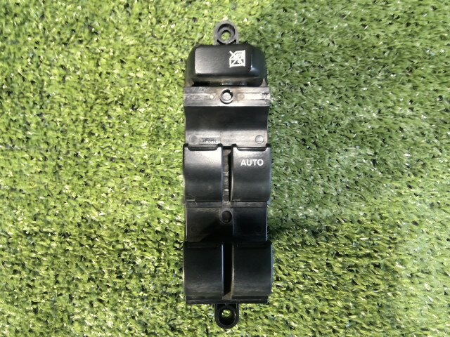 【中古】中古部品 MRワゴン MF33S パワーウインドウスイッチ 【3260070000-260424000761900】