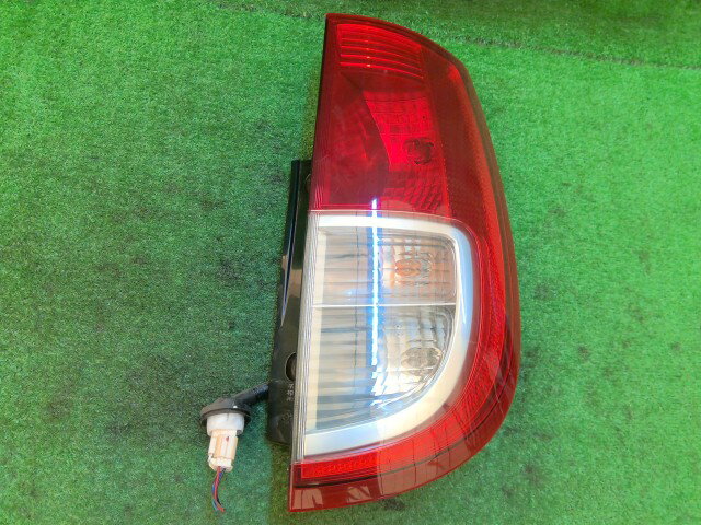 【中古】中古部品 モコ MG22S 右テールランプ 【3260240000-260427000315500】