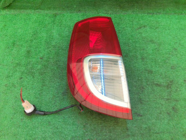 【中古】中古部品 モコ MG22S 左テールランプ 【3260240000-260427000315600】