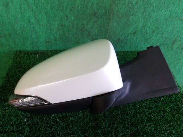 【中古】中古部品 ヴィッツ NCP131 右サイドミラー 【3310420000-000002422013500】