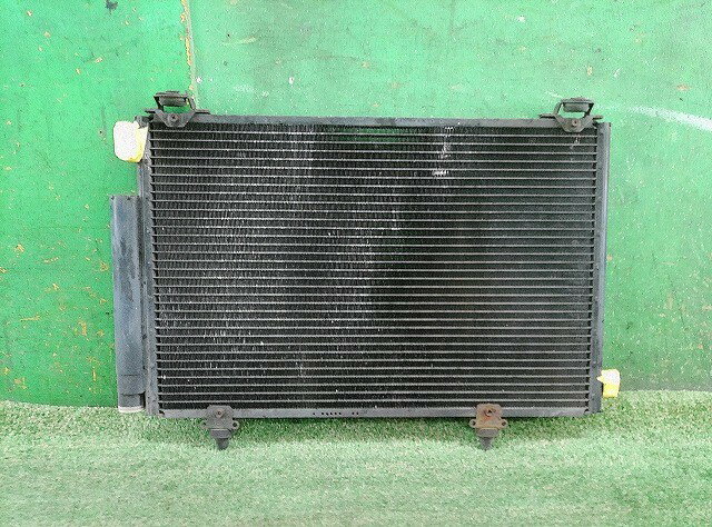 【中古】中古部品 ヴィッツ NCP10 コンデンサー 【3330150100-000026310360600】