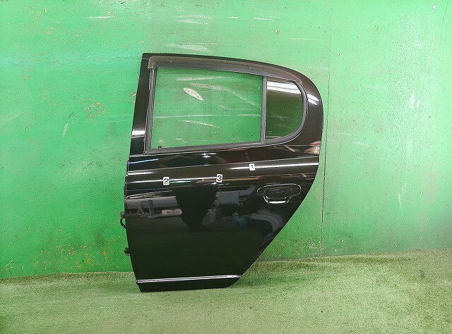 【中古】中古部品 ヴィッツ NCP10 左リアドア 【3330150100-000026310313400】