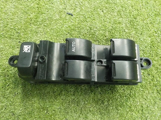 【中古】中古部品 NV100クリッパー DR17V パワーウインドウスイッチ 【3260200000-260430000261900】