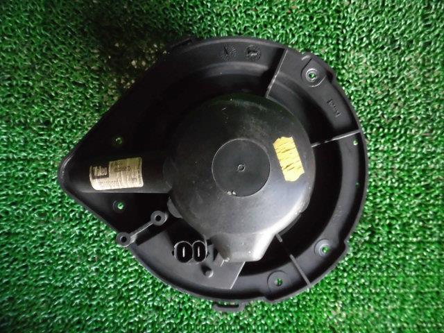 【中古】中古部品 アウディ A4 8DADR ヒーターブロアモーター 【3310070100-001389...