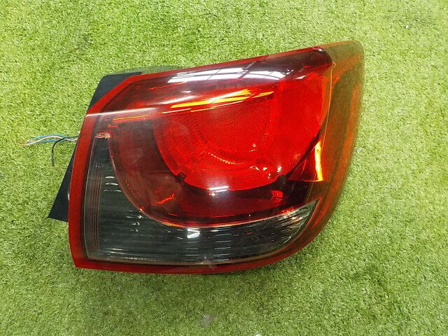 【中古】中古部品 デミオ DJ5FS 右テールランプ 【3260200000-260430000615500】