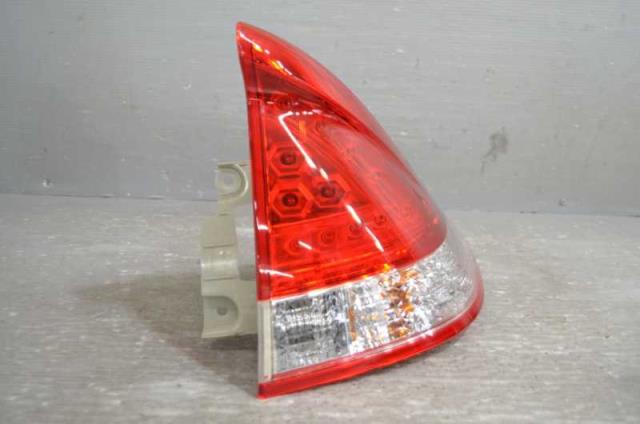 【中古】中古部品 インサイト ZE2 右テールランプ 【3310580000-260509000115500】