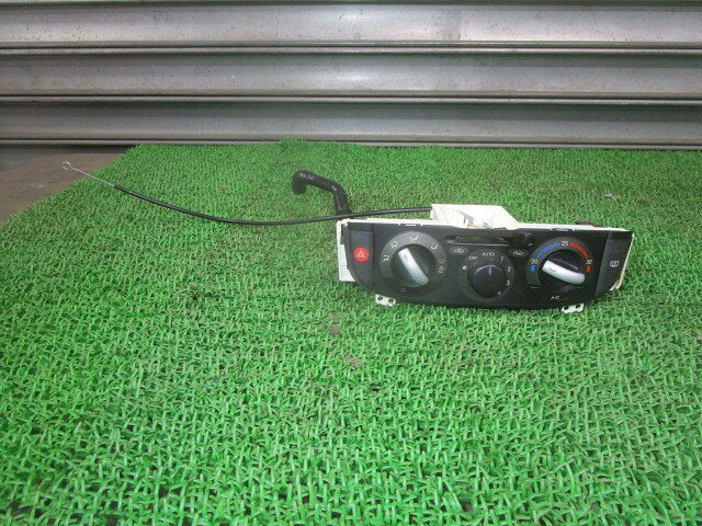 【中古】中古部品 ステラ RN1 A/Cスイッチパネル 【3330540100-260306000560900】