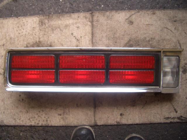 【中古】中古部品 シボレー カプリス FUMEI 左テールランプ 【3310070100-000866500315600】