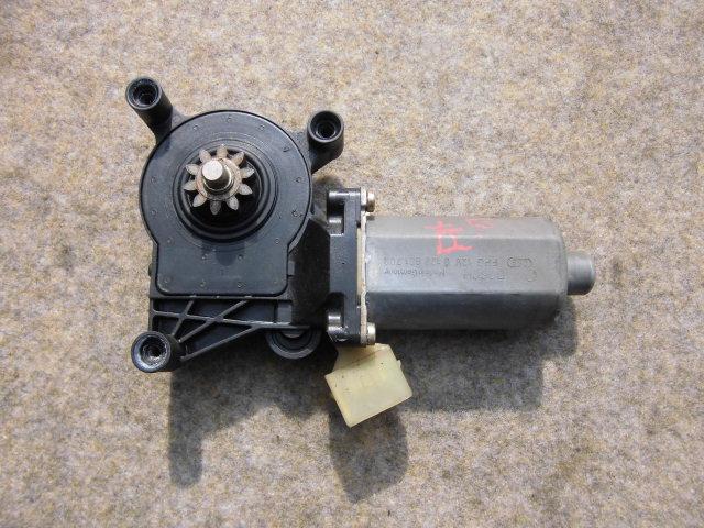 【中古】中古部品 ベンツ Cクラス 202086 左フロントドアレギュレータ・モーター 【3310070100-0010504..