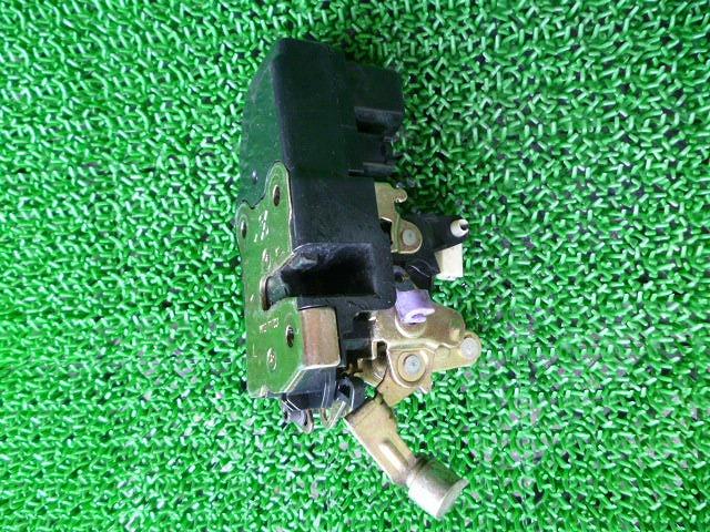 【中古】中古部品 クライスラーボイジャー RG33S ドアロックソレノイド 【3310070100-001172969864550】