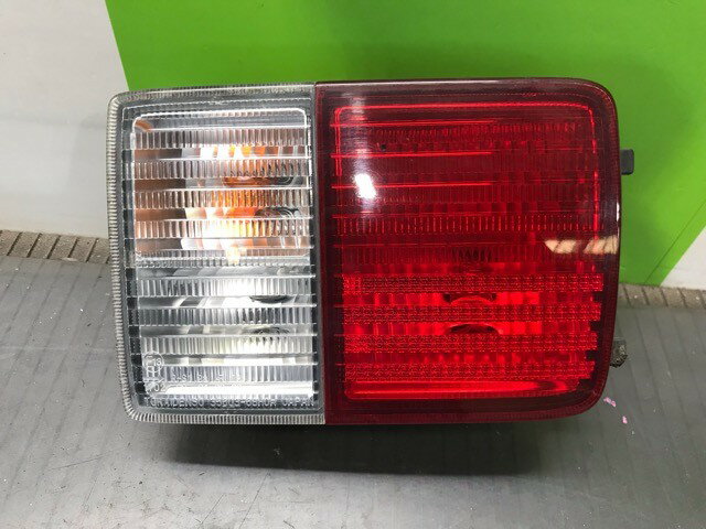 【中古】中古部品 エブリィ DA17V 右テールランプ 【3330530100-000005575615500】