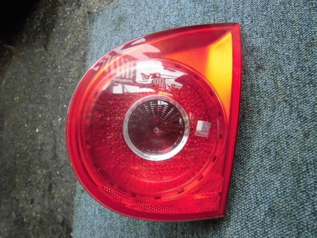 【中古】中古部品 VW ゴルフ 1KAXX リアフィニッシャーパネル 【3310070100-001061872915200】