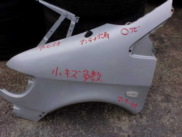 【中古】中古部品 ベンツ Vクラス 638230 左フロントフェンダー 【3310070100-000984744910700】