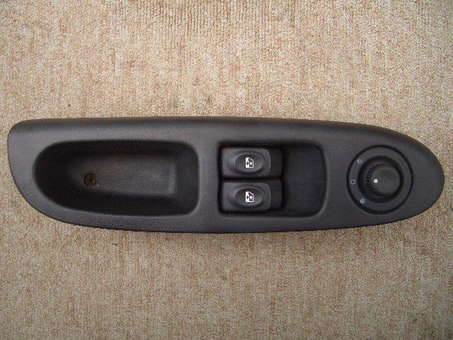 【中古】中古部品 ルノー ルーテシア BK4J パワーウインドウスイッチ 【3310070100-000802927261900】