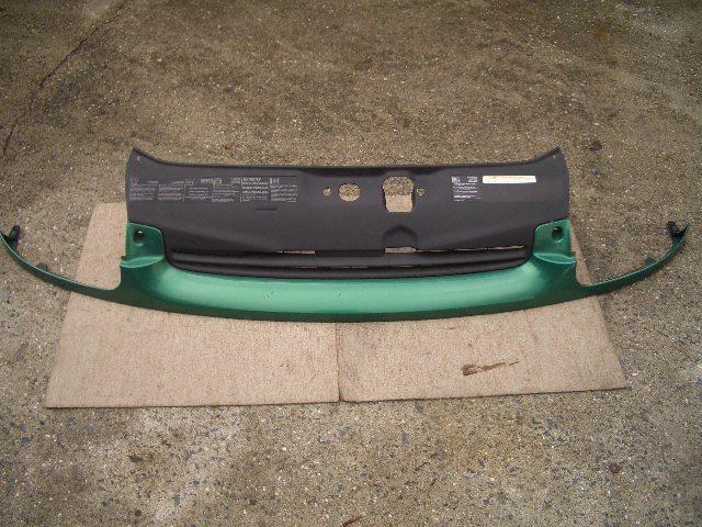 【中古】中古部品 ルノー ルーテシア BK4J ラジエータグリル 【3310070100-000802924610400】