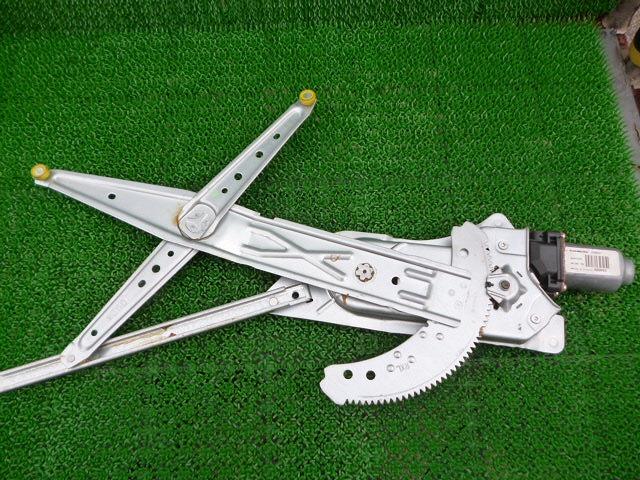 【中古】中古部品 ルノー カングー KCK4M 左フロントドアレギュレータ・モーター 【3310070100-001145073913220】