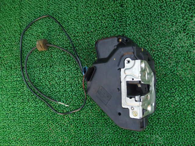 【中古】中古部品 ベンツ Eクラス 211056C ドアロックソレノイド 【3310070100-001337879764550】
