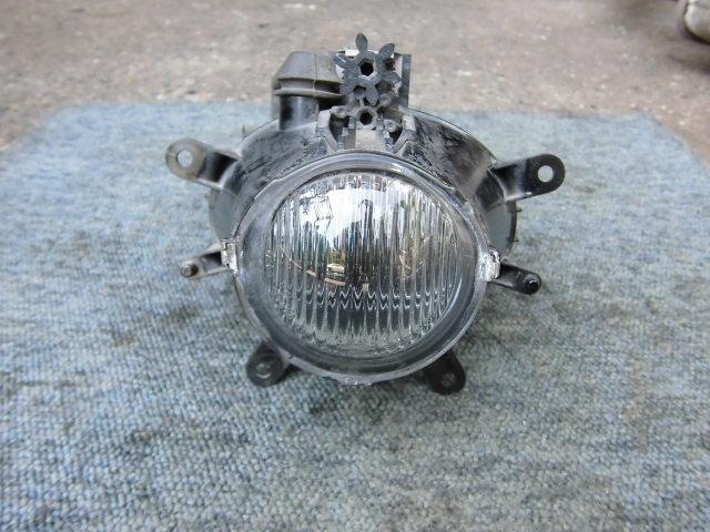 【中古】中古部品 BMW 3シリーズ AY20 左フォグランプ 【3310070100-001026353610950】