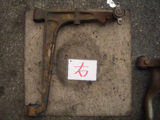 【中古】中古部品 VW ヴァナゴン 70ACU 右フロントロアアーム 【3310070100-000889432751720】