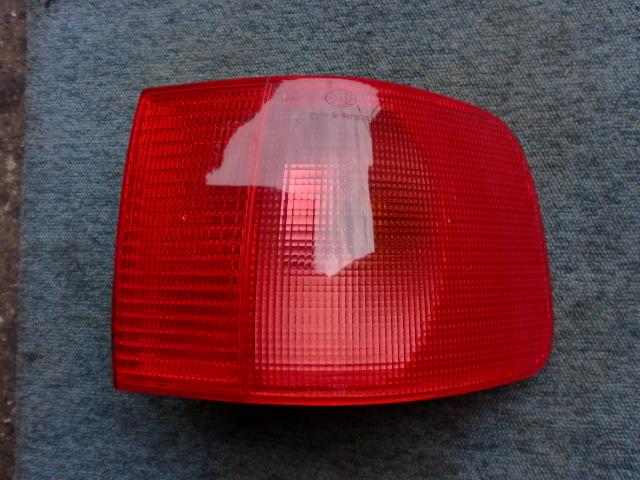 【中古】中古部品 アウディ A6 4AABC 右テールランプ 【3310070100-001009122315500】