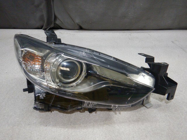 【中古】中古部品 アテンザ GJ2FP 右ヘッドランプ 【3330810100-260521000210800】