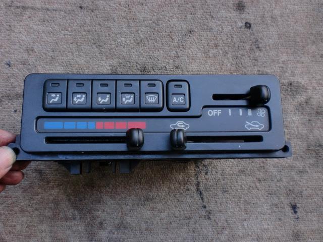 【中古】中古部品 AZワゴン CY51S A/Cスイッチパネル 【3310070100-000943867960900】