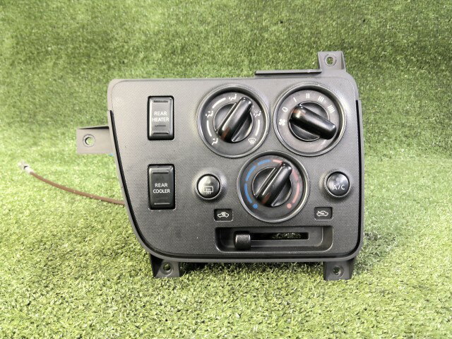 【中古】中古部品 NV350キャラバン CW8E26 A/Cスイッチパネル 【3260070000-260603000360900】